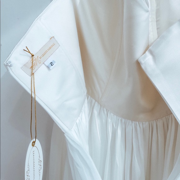 Brand new Leanne Marshall ivory wedding dress - Picture 8 of 8